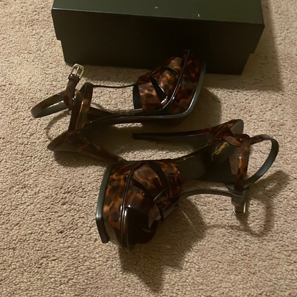 Saint Lauren tribute - Picture 3 of 8